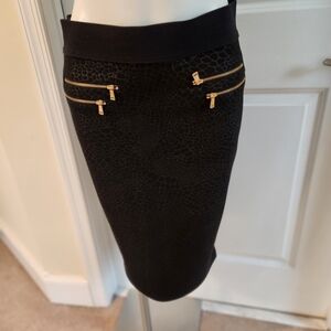 Cache Size 10 Black Skirt